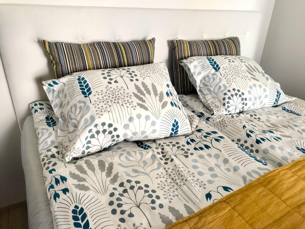 טמפרה Fully Equipped New Apartment With Free Parking מראה חיצוני תמונה